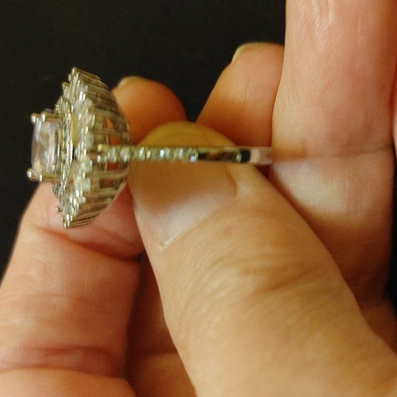 New  large cz cluster sterling silver ring - Picture 12 of 12